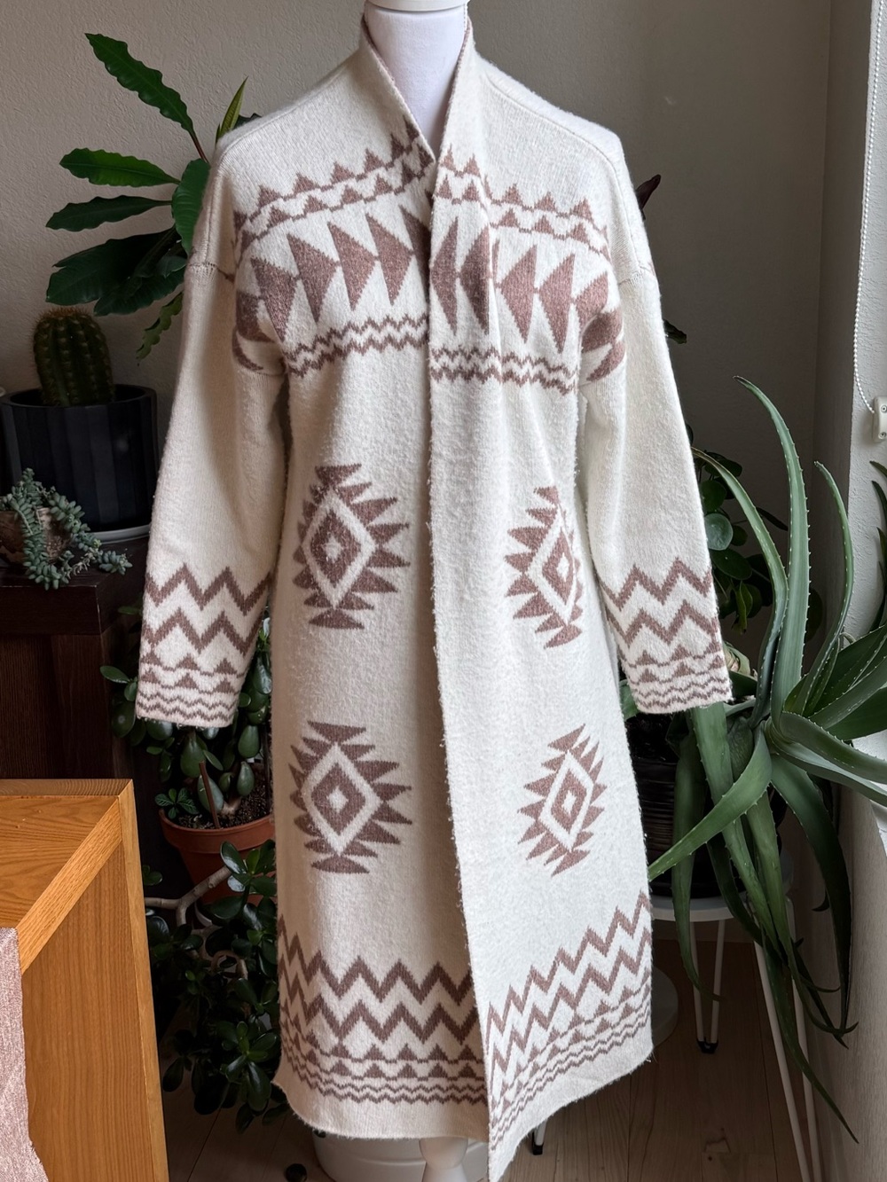 Cream and Taupe Geometric Knit Open Cardigan